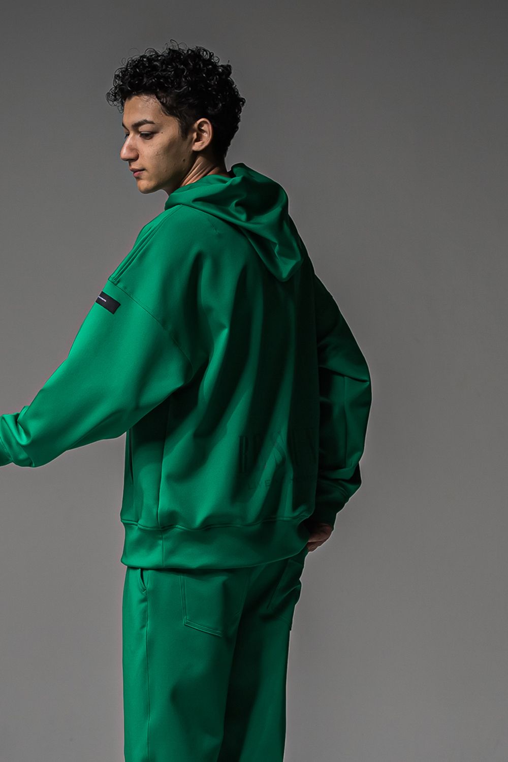BACK ID LOOSE HOODIE / バックロゴ ルーズフーディー
