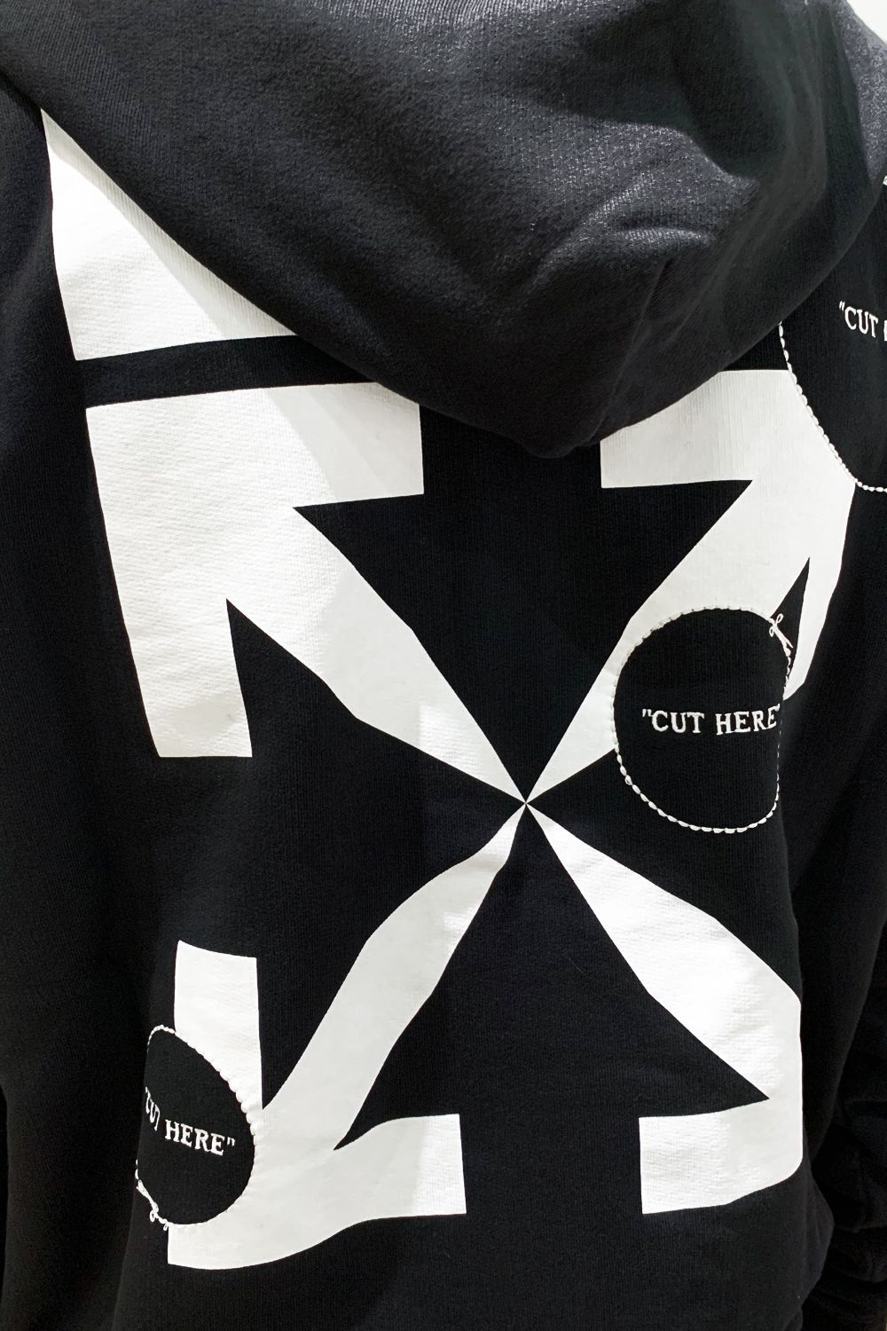 CUT HERE SLIM ZIP Hoodie