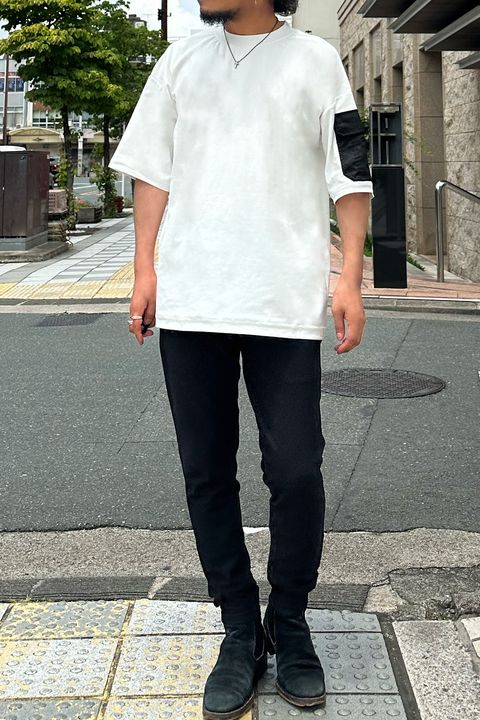 RESOUND CLOTHING、メッシュとナイロンのスラックスイージーパンツを使用したスタイル