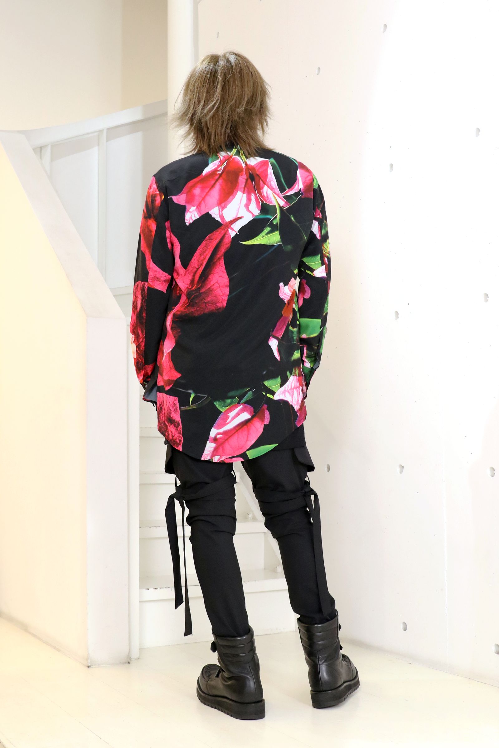 THE ONENESS ブーゲンビリアフレアロングシャツ M 新品 THE ONENESS - Eco Decine Bougainvillia Shirring Cuffs Flare