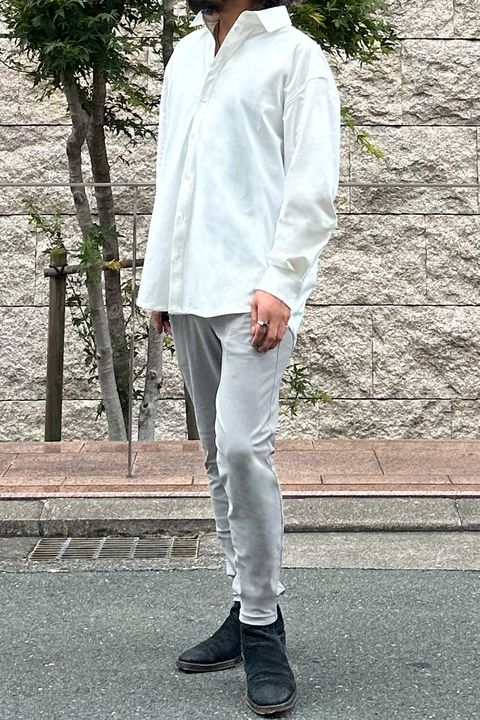 RESOUND CLOTHING、メッシュとナイロンのスラックスイージーパンツを使用したスタイル