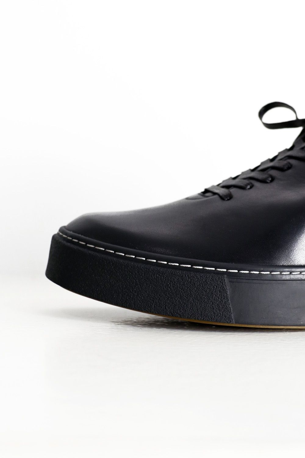 Hole cut sneakers / ホールカットスニーカー