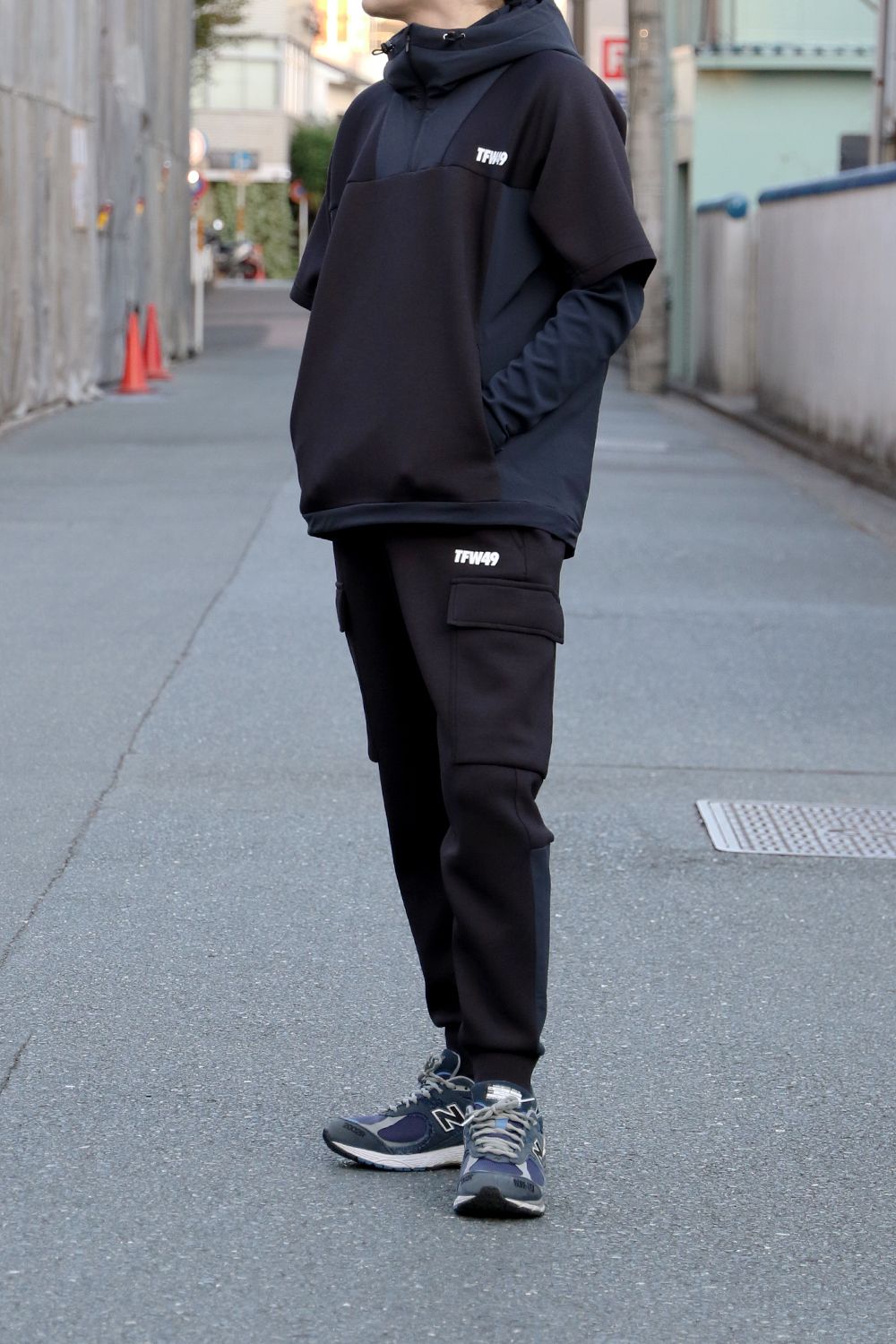 CARDBOARD MATERIAL SHORT SLEEVE HOODIE / カードボード マテリアル ショートスリーブ フーディー