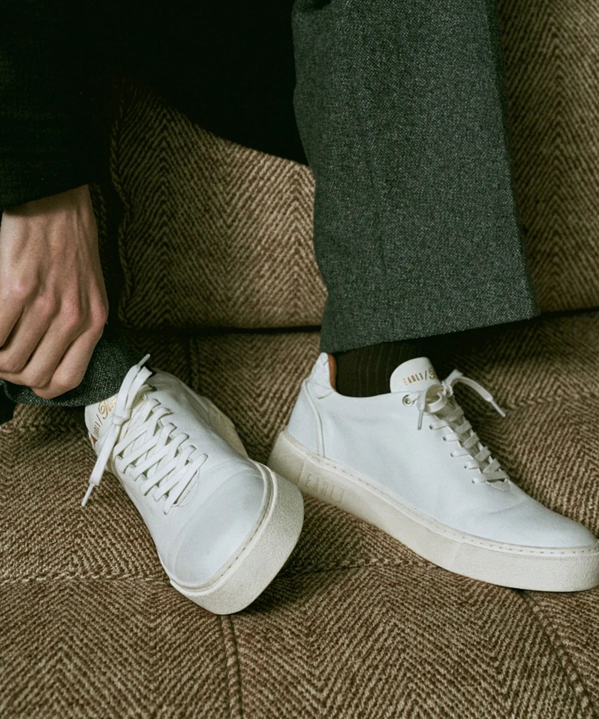 Hole cut sneakers / ホールカットスニーカー