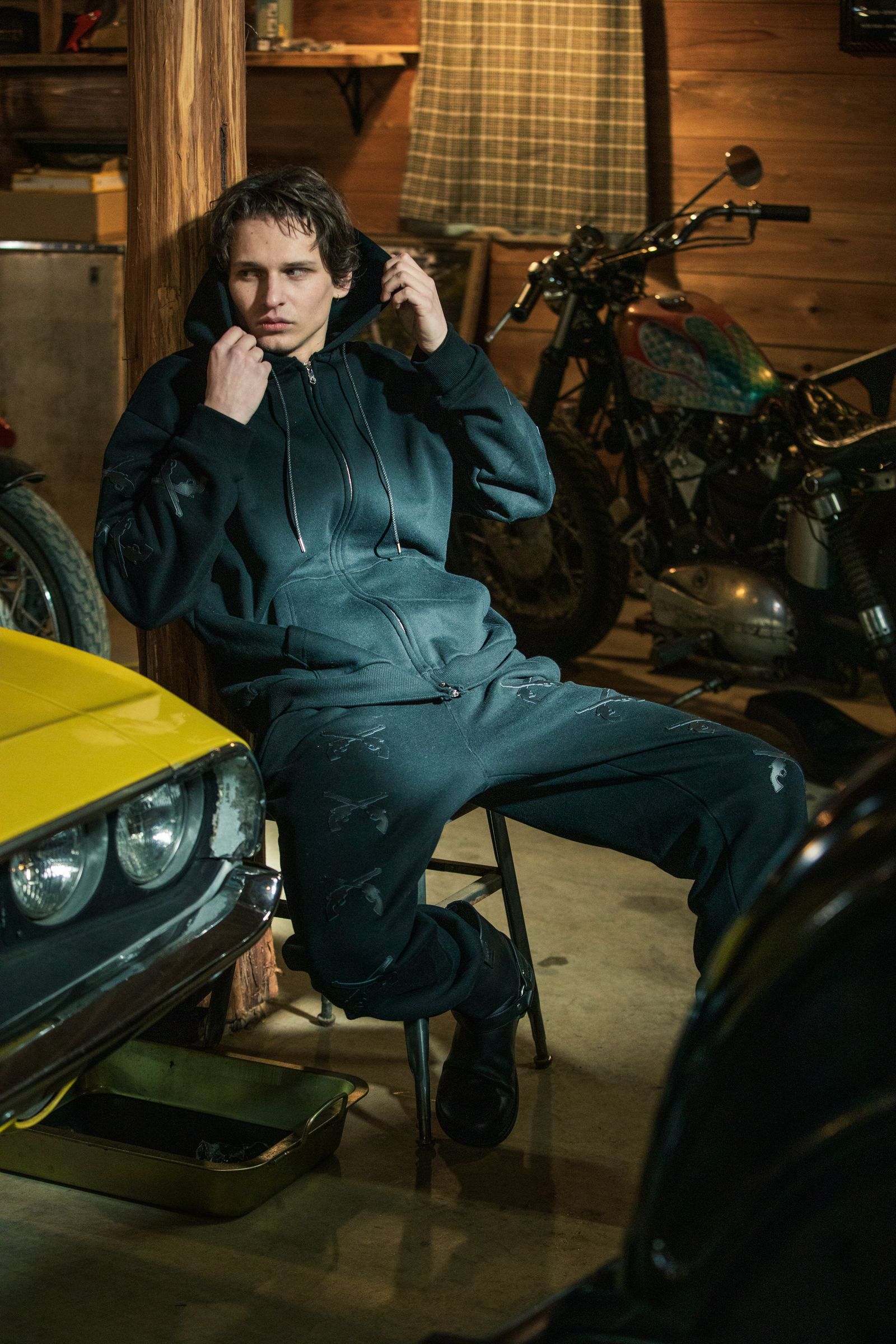 LEATHER PATCH PANTS / レザー パッチ スウエット パンツ