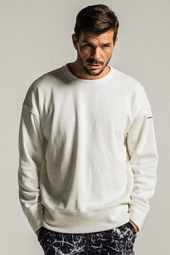 RESOUND CLOTHING_styling