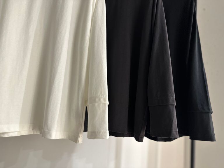 ＜marka＞冬のインナーにも重宝する、さりげないデザインがポイントのロングスリーブT