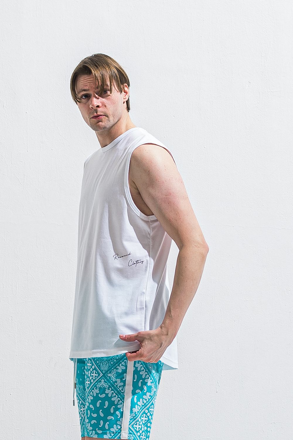 OVER NO SLEEVE / オーバーサイズ ノースリーブ