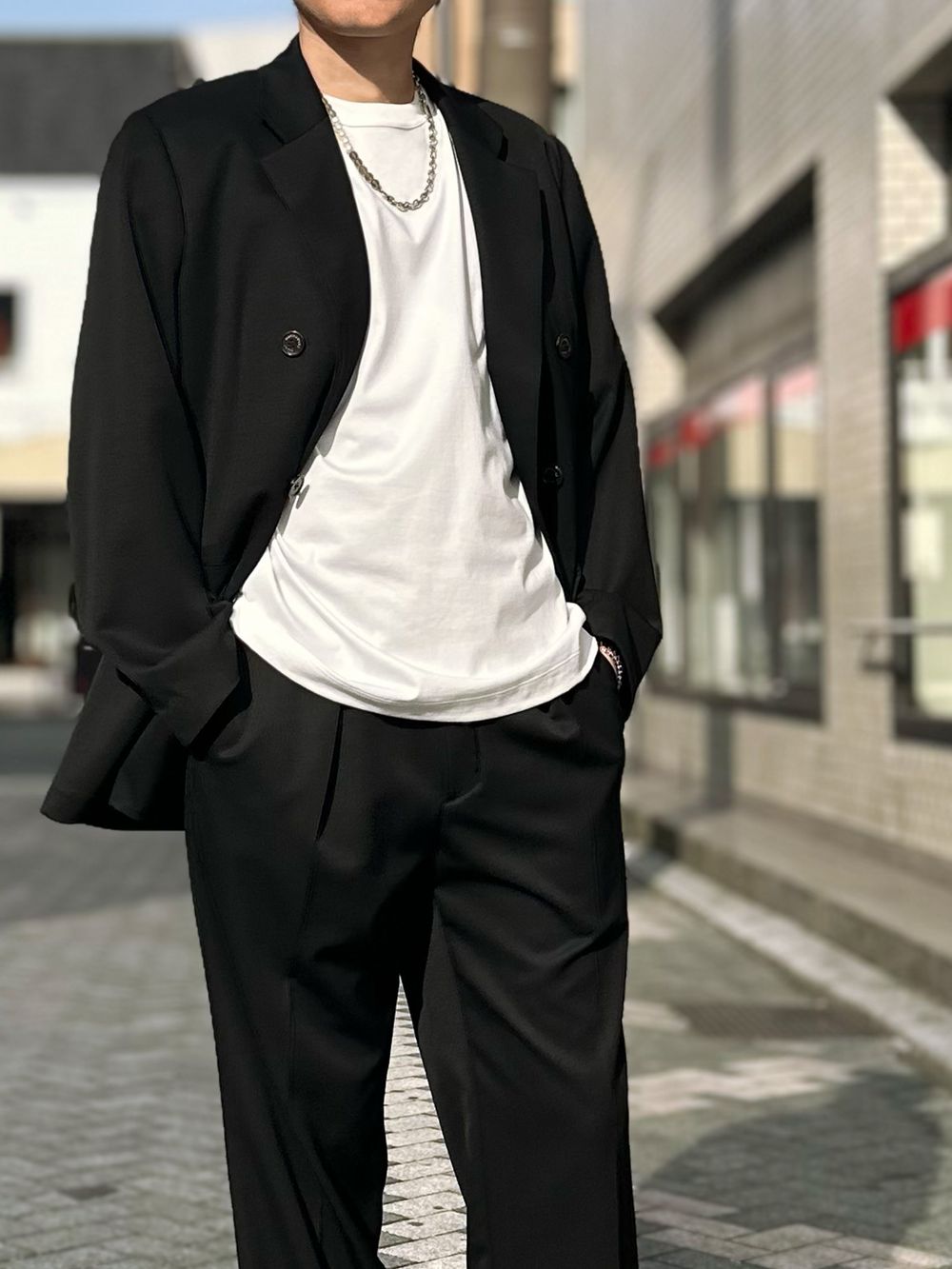 MARKAWARE シンプルながら極上の素材が使用されているジャケット＆パンツ＋Tシャツを使用したコーディネート