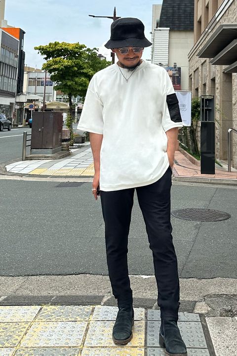 RESOUND CLOTHING、メッシュとナイロンのスラックスイージーパンツを使用したスタイル