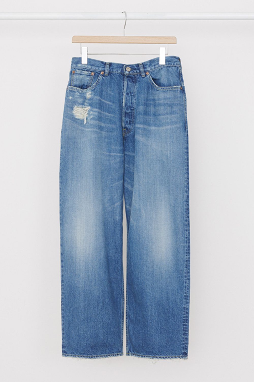 LOOSE STRAIGHT FIT JEANS | laid-back