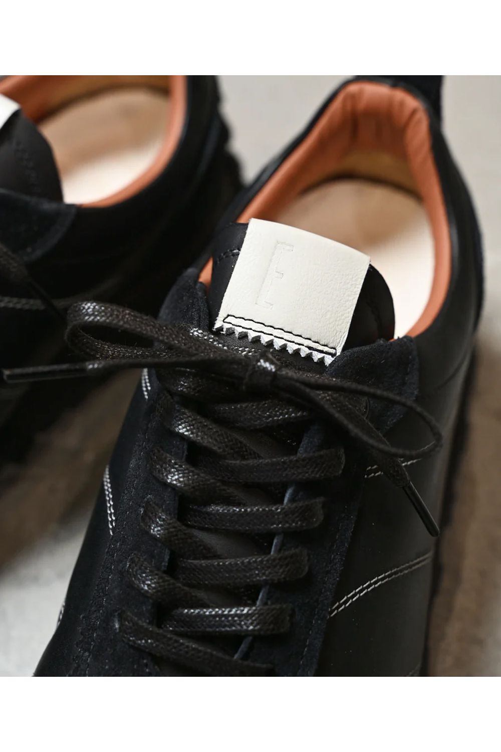 E classic leather runner (Women)