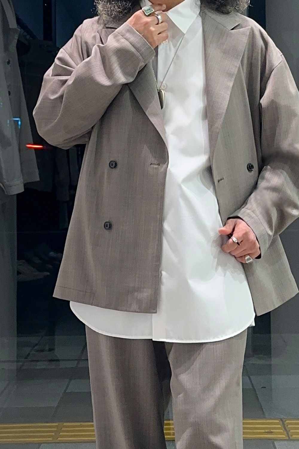 N.HOOLYWOOD REBEL FABRIC BY UNDERCOVER / CPO SHIRTを着用した
