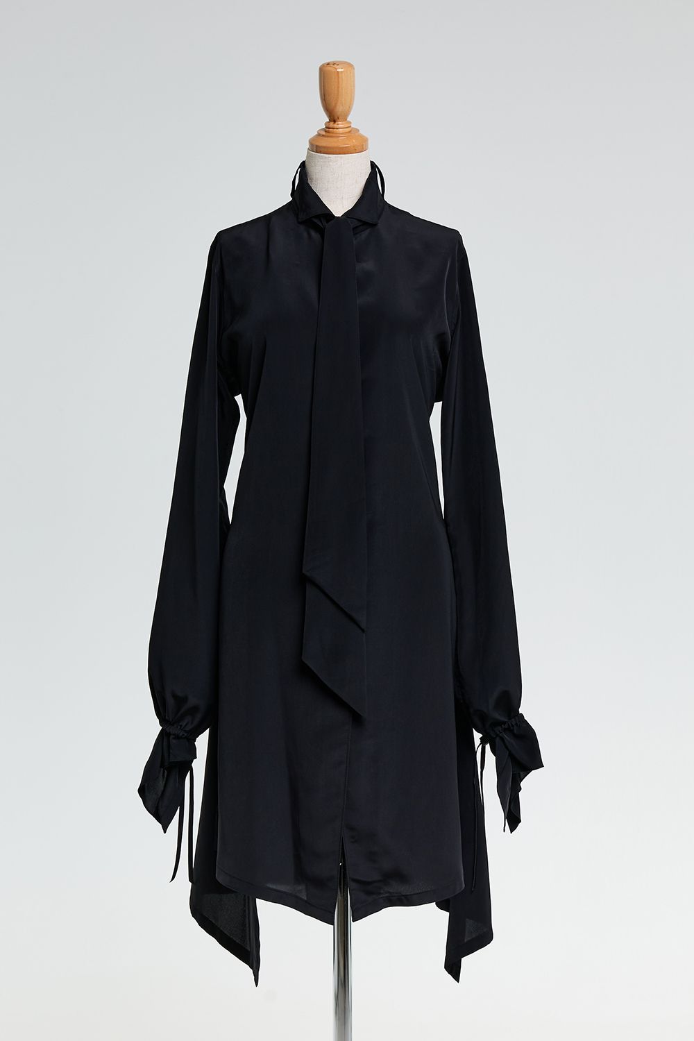 Wing Collar Flare Ribbon Shirt