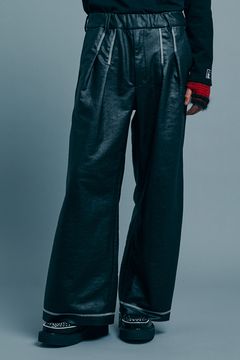 Leather like sweater PT / レザー ライク スウェットパンツ