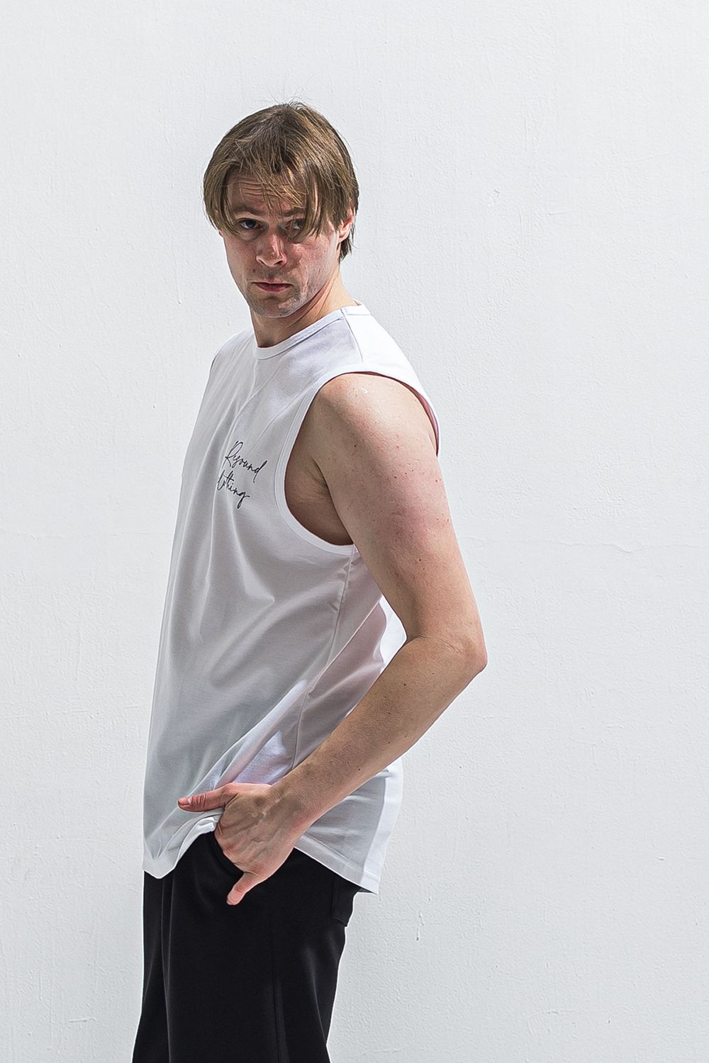 OVER NO SLEEVE / オーバーサイズ ノースリーブ