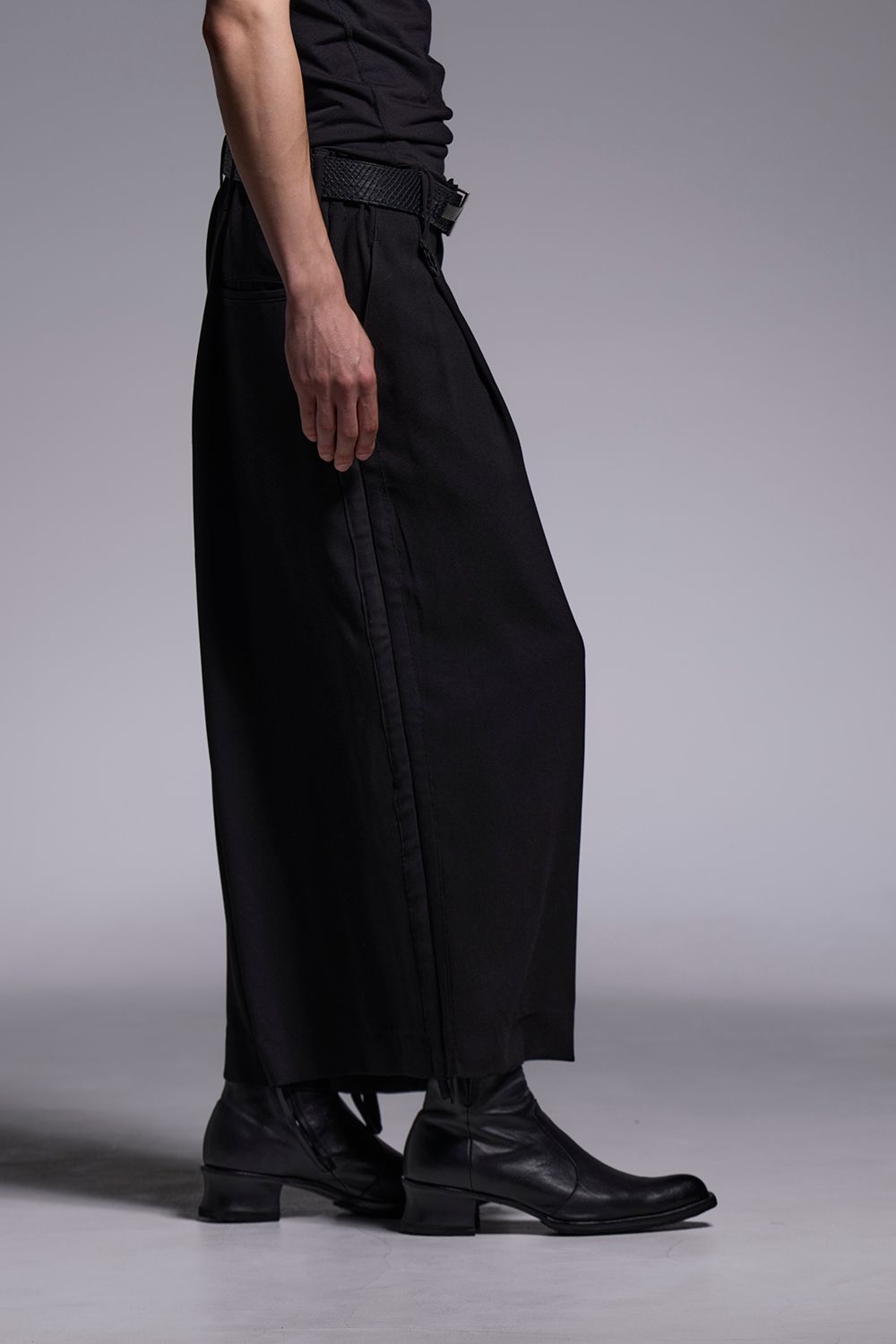 Crape Sharring Wide Tuck Slacks / クレープ シャーリング ワイドタックスラックス