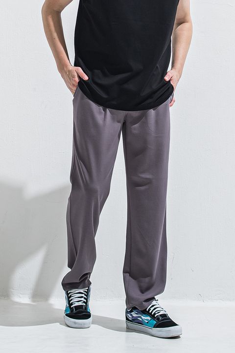RESOUND CLOTHINGの程よい太さ、柔らかくずっと穿いていられるスラックス見えするイージーワイドパンツ