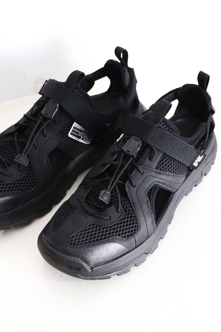 世界初のコラボレーションモデル、N.HOOLYWOOD TPES × Teva Hurricane XLT3 CT