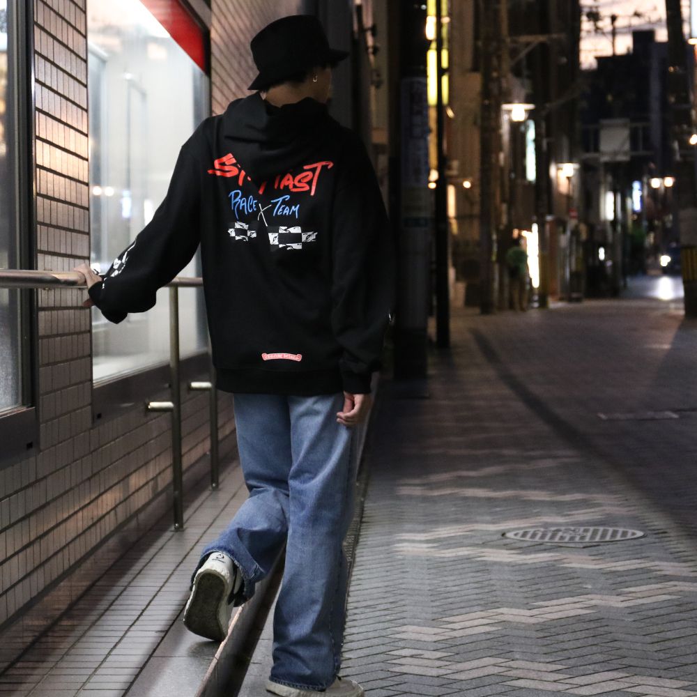 RESOUND CLOTHINGの新作フレアデニムを着用したおすすめスタイル