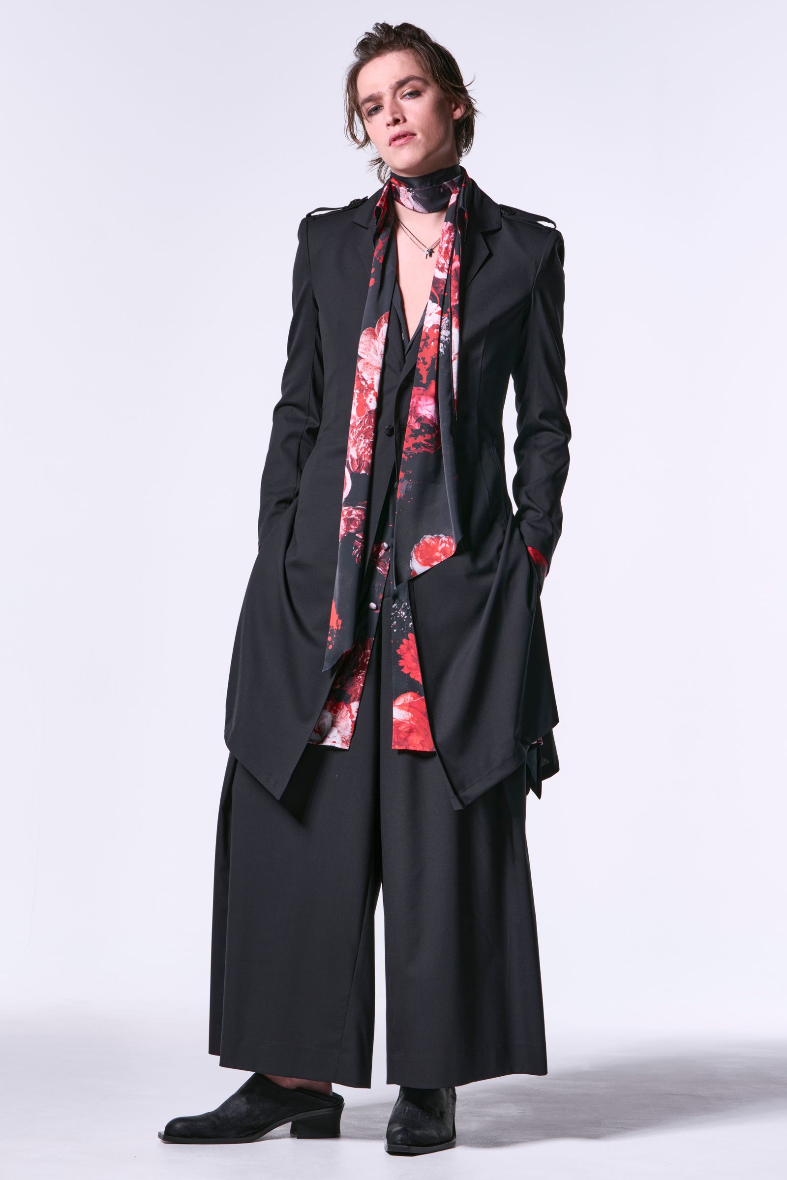 Slit Wide Tuck Slacks / スリットワイドタックスラックス