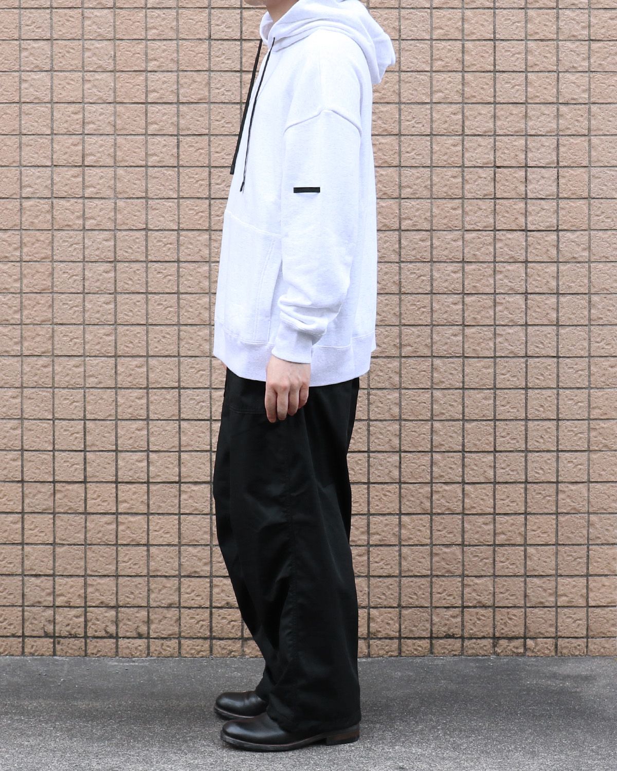N.HOOLYWOOD 秋口からおすすめのHOODIEを着用したコーディネート