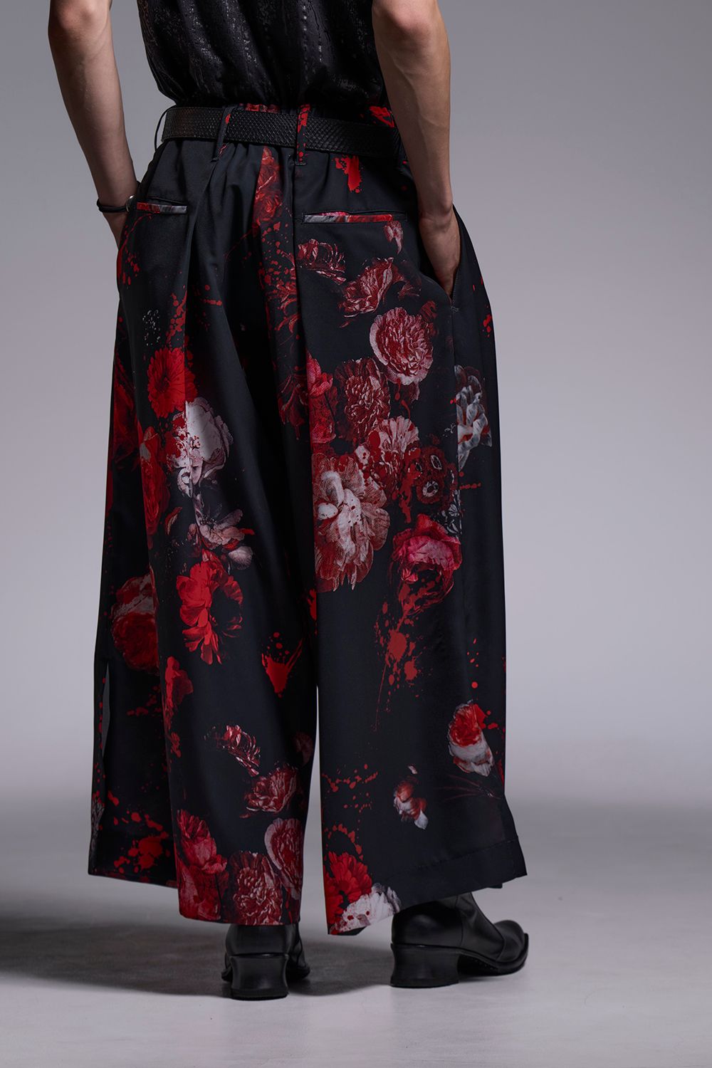 Black Flora Gabardine Wide Tuck Slacks / ブラックフローラギャバジン ワイドタックスラックス