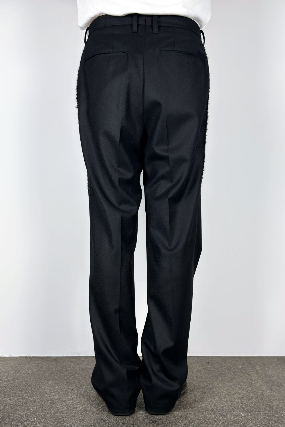 Code embroidery trousers / コード エンブロイダリー トラウザーズ