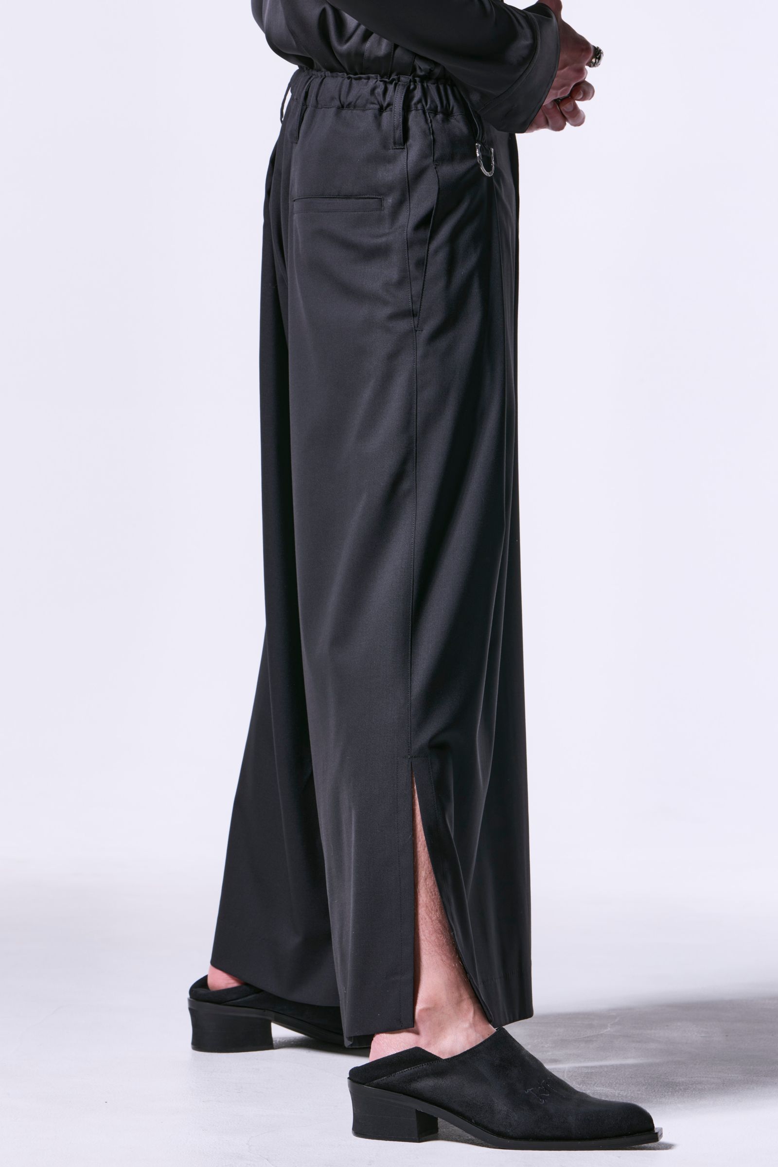Slit Wide Tuck Slacks / スリットワイドタックスラックス