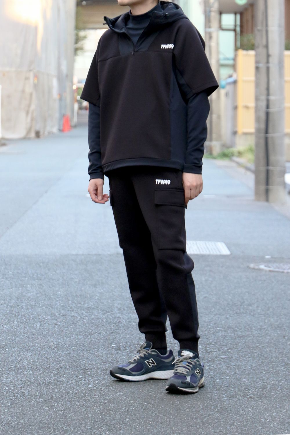 CARDBOARD MATERIAL SHORT SLEEVE HOODIE / カードボード マテリアル ショートスリーブ フーディー