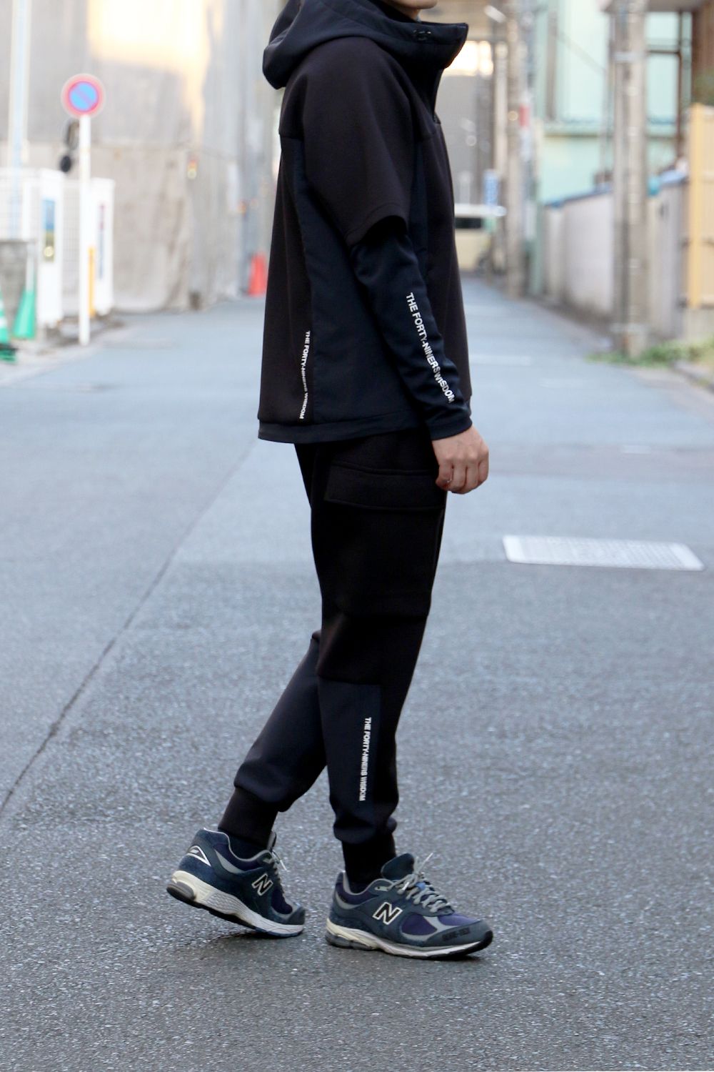 CARDBOARD MATERIAL SHORT SLEEVE HOODIE / カードボード マテリアル ショートスリーブ フーディー