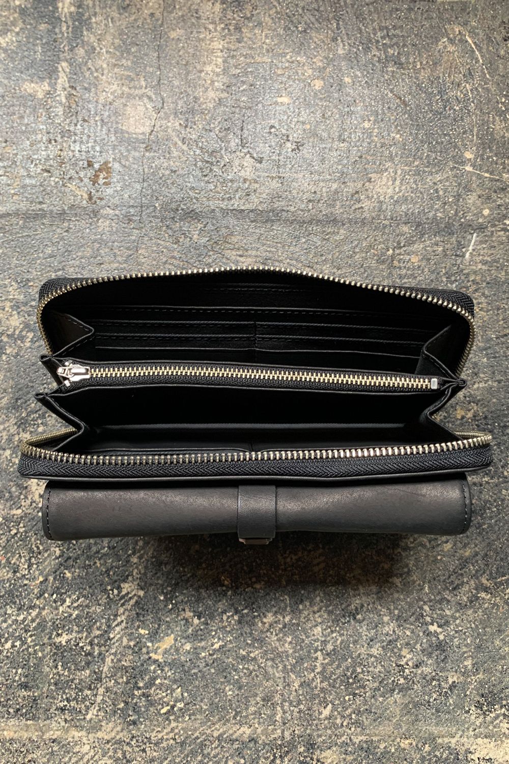 WALLET BLACK ×S/SILIVER METAL - Oil Leather