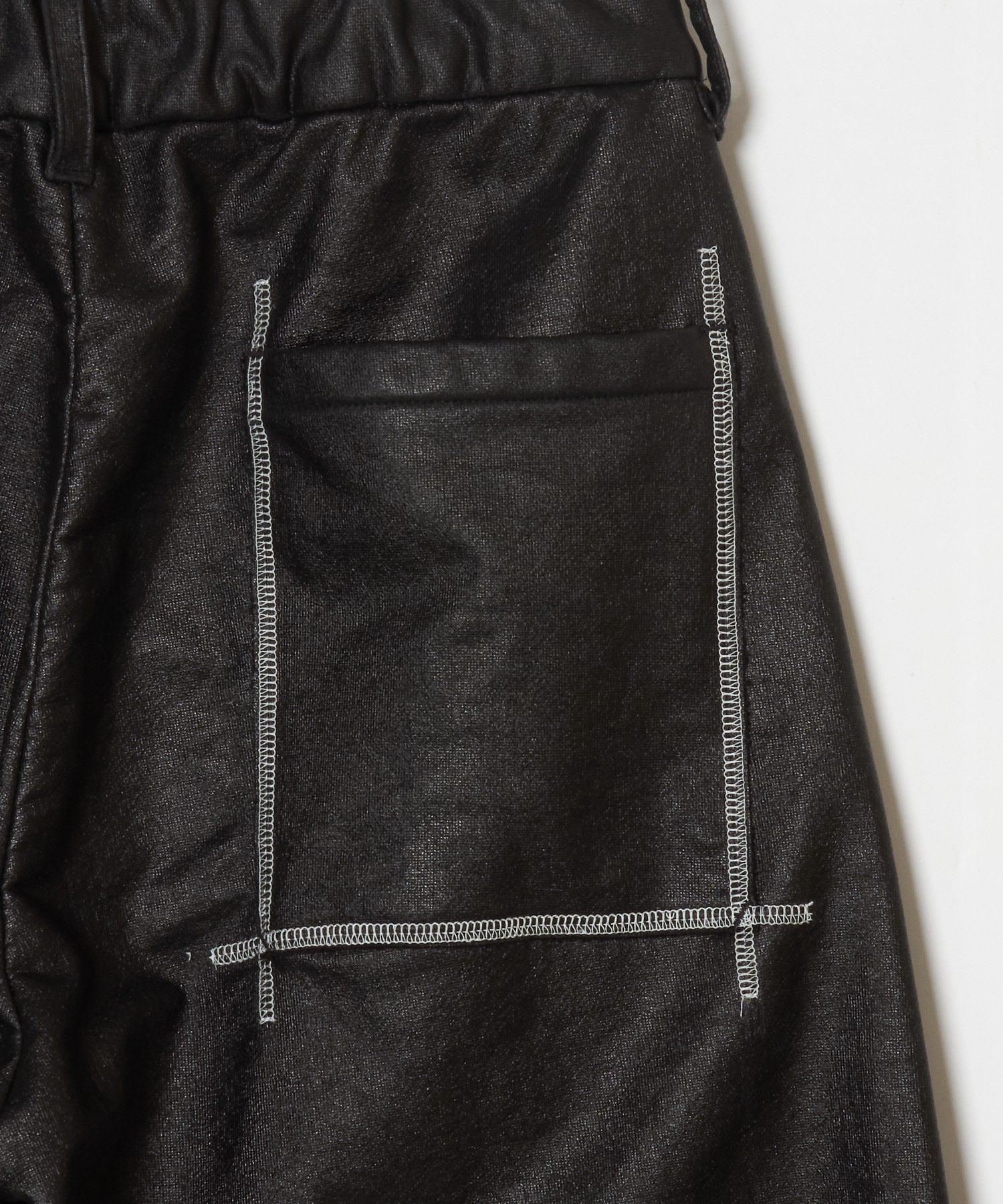 Leather like sweater PT / レザー ライク スウェットパンツ