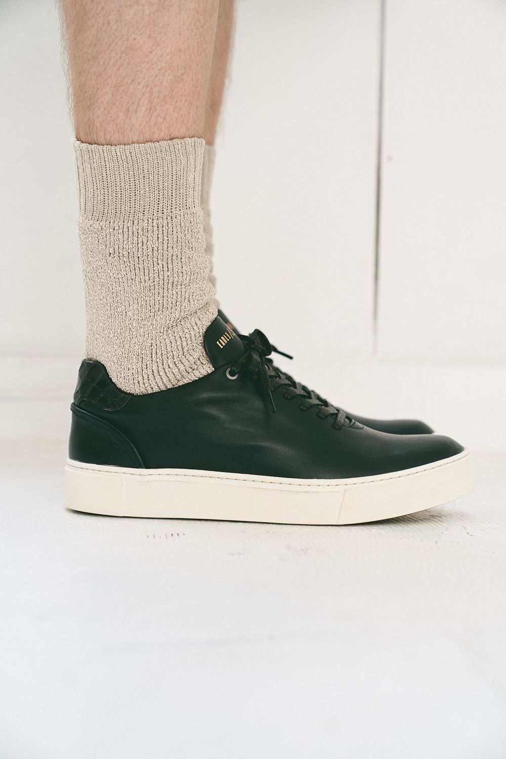 Hole cut sneakers / ホールカットスニーカー