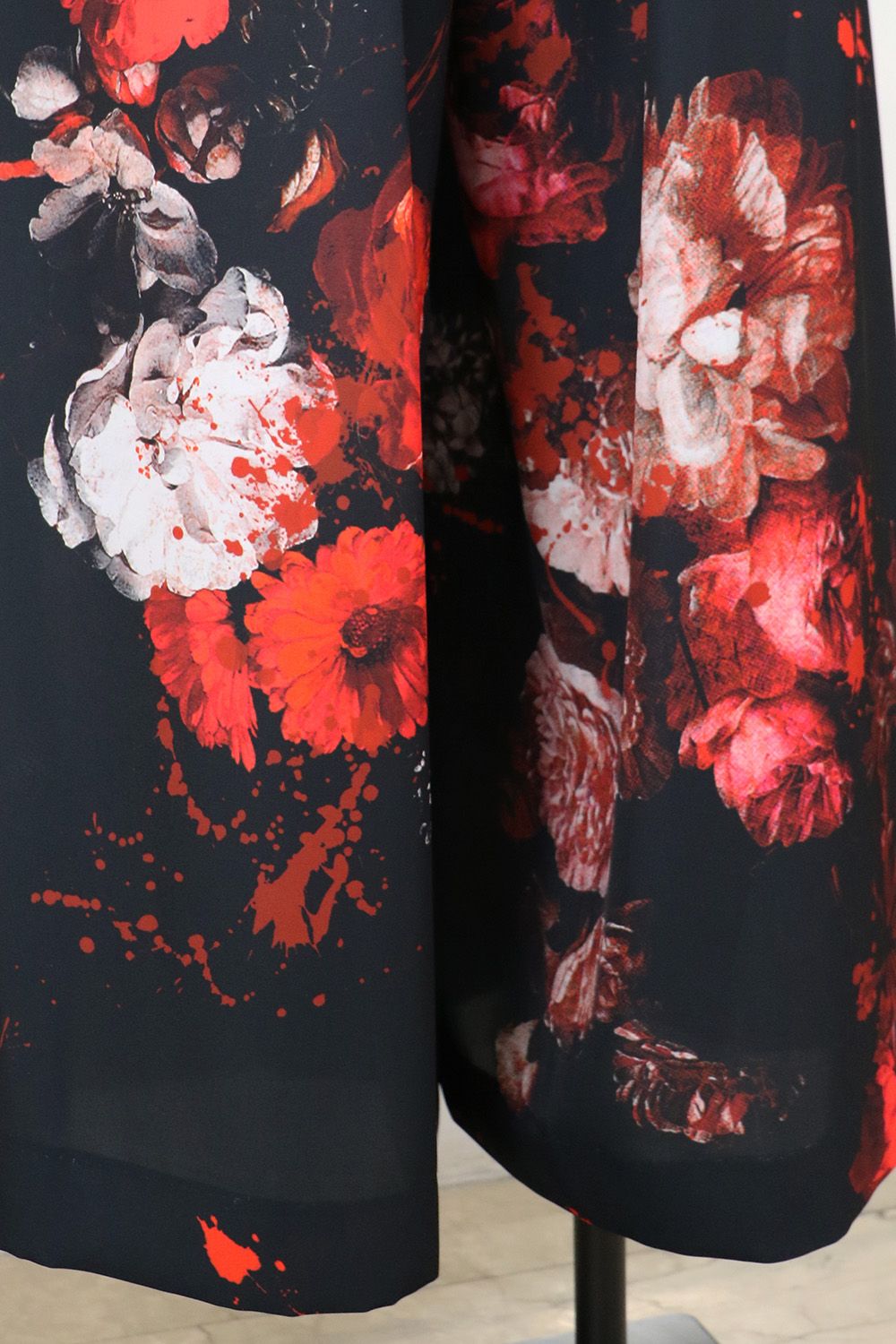 Black Flora Gabardine Wide Tuck Slacks / ブラックフローラギャバジン ワイドタックスラックス