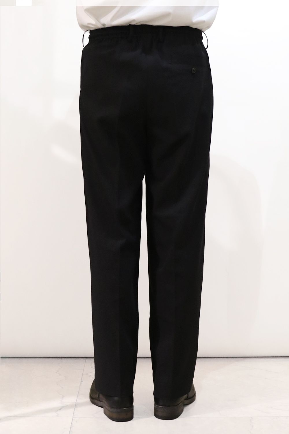 MARKAWARE - DRY VOILE TWILL DOUBLE PLEATED EASY TROUSERS / ドライ ボイル ツイル  ダブルプリーテッド イージートラウザーズ | laid-back