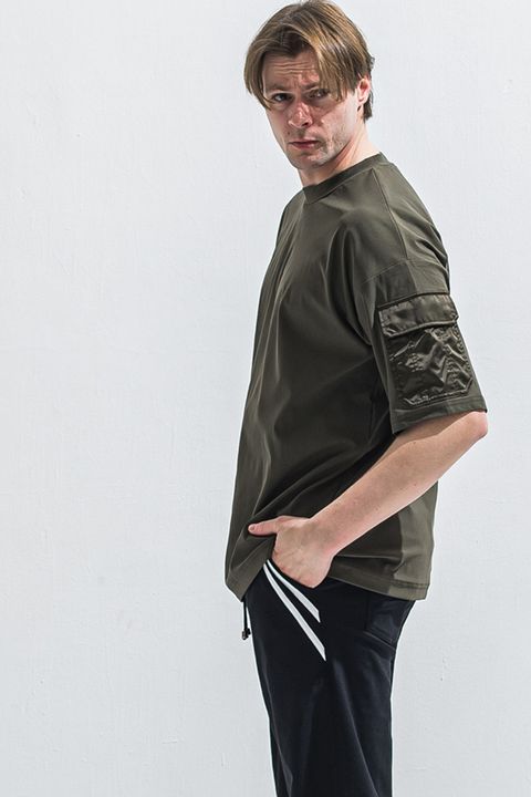 RESOUND CLOTHINGの夏は特におすすめの高機能ナイロン素材、ストレッチ性と速乾性、冷感もあり、夏のタウンユースはもちろん、レジャーシーンでも間違いなく重宝するアイテムです！Tシャツやパンツなど幅広くご用意しています！
