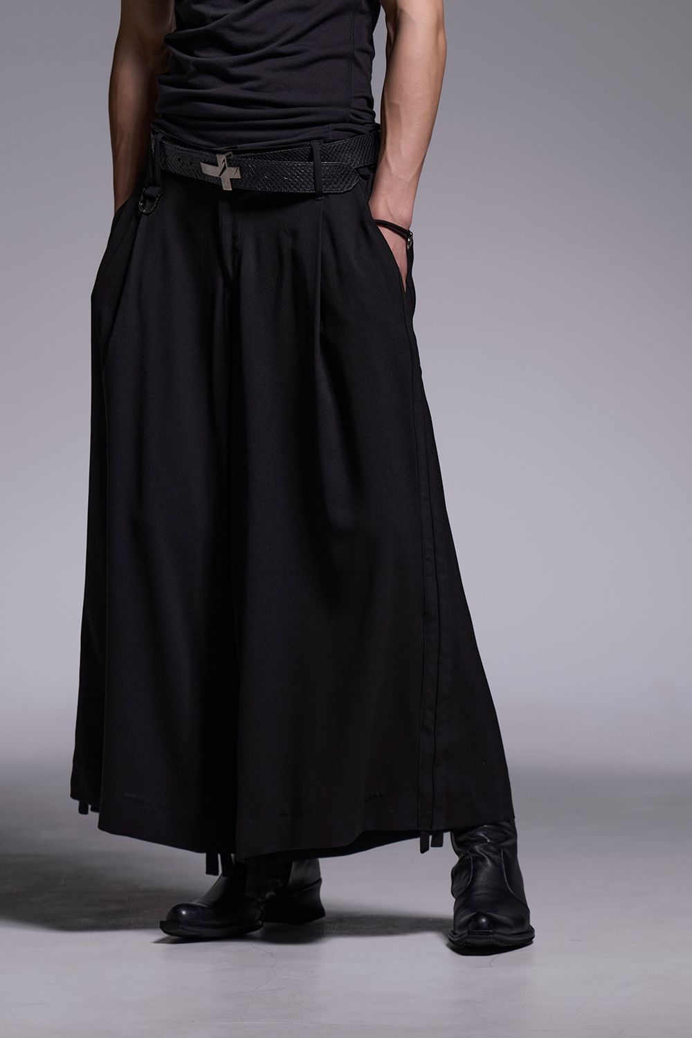 Crape Sharring Wide Tuck Slacks / クレープ シャーリング ワイドタックスラックス