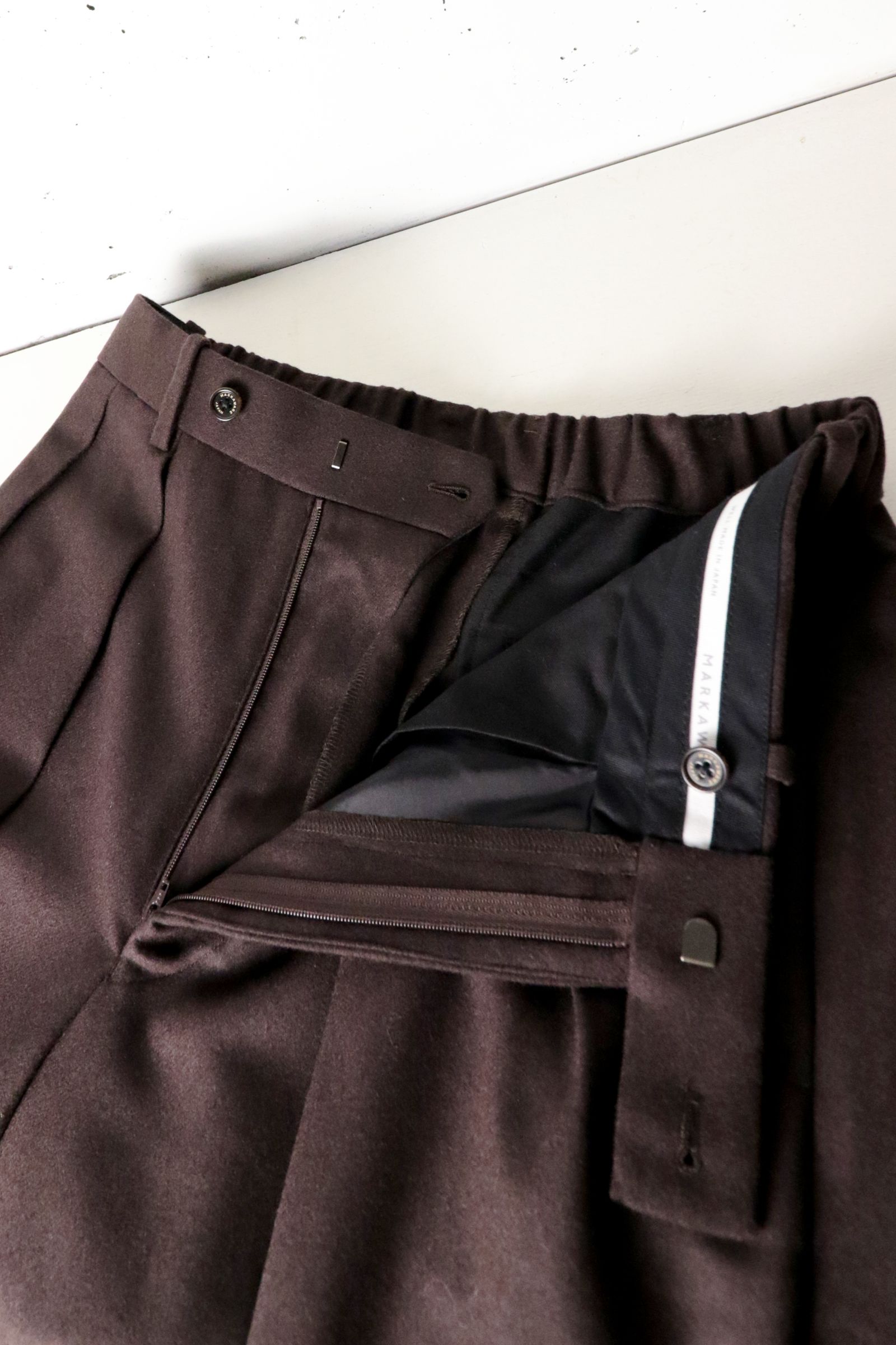 MARKAWARE - ORGANIC WOOL FLANNEL DOUBLE PLEATED TROUSERS