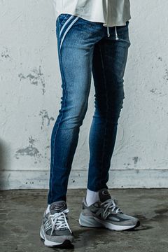 RESOUND CLOTHING_styling