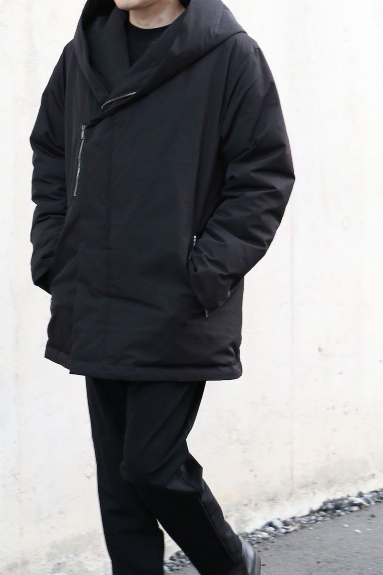 junhashimotoの冬おすすめのアウター”WRAP SHORT DOWN”