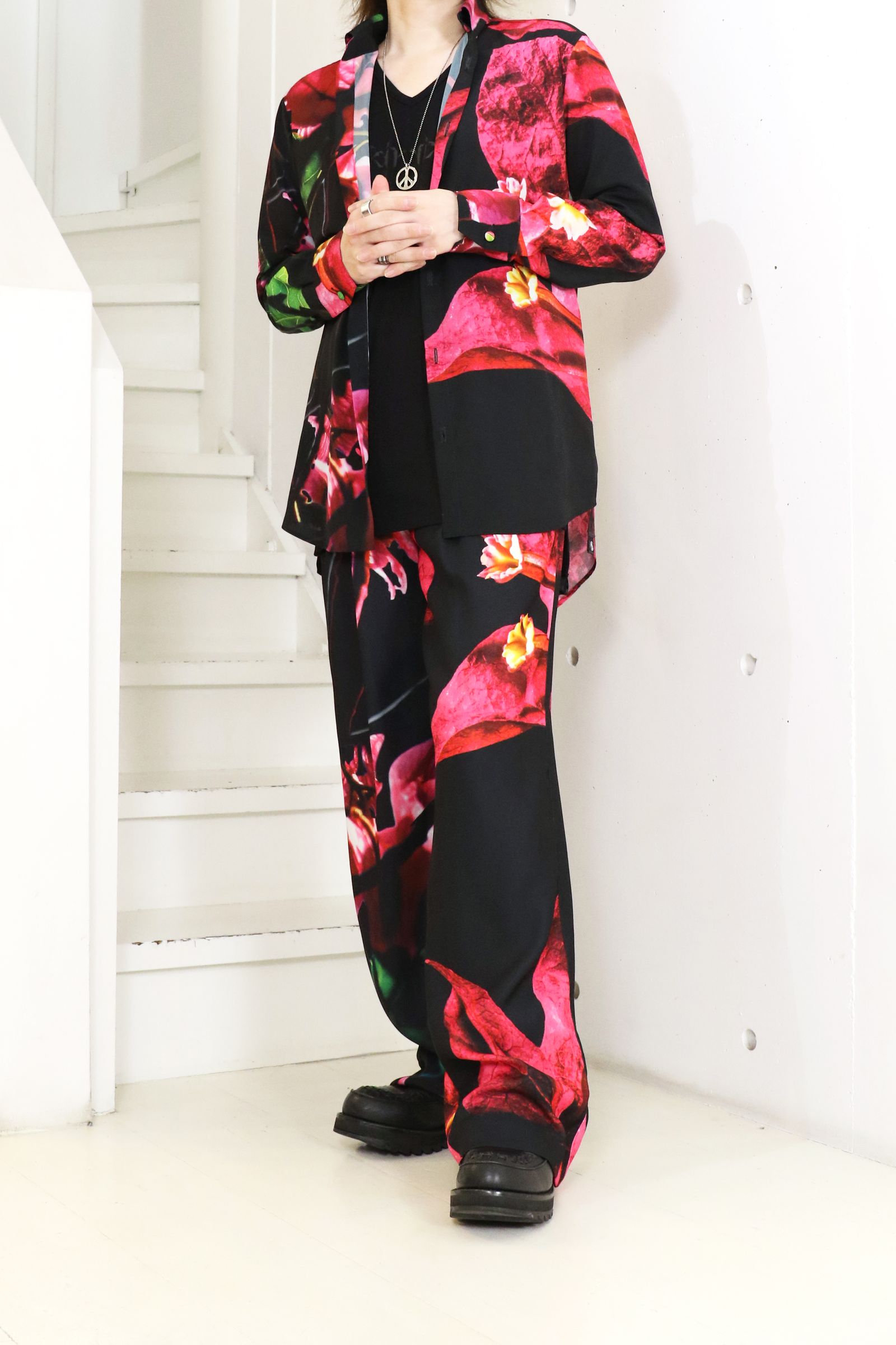 THE ONENESS ブーゲンビリアフレアロングシャツ M 新品 THE ONENESS - Eco Decine Bougainvillia Shirring Cuffs Flare