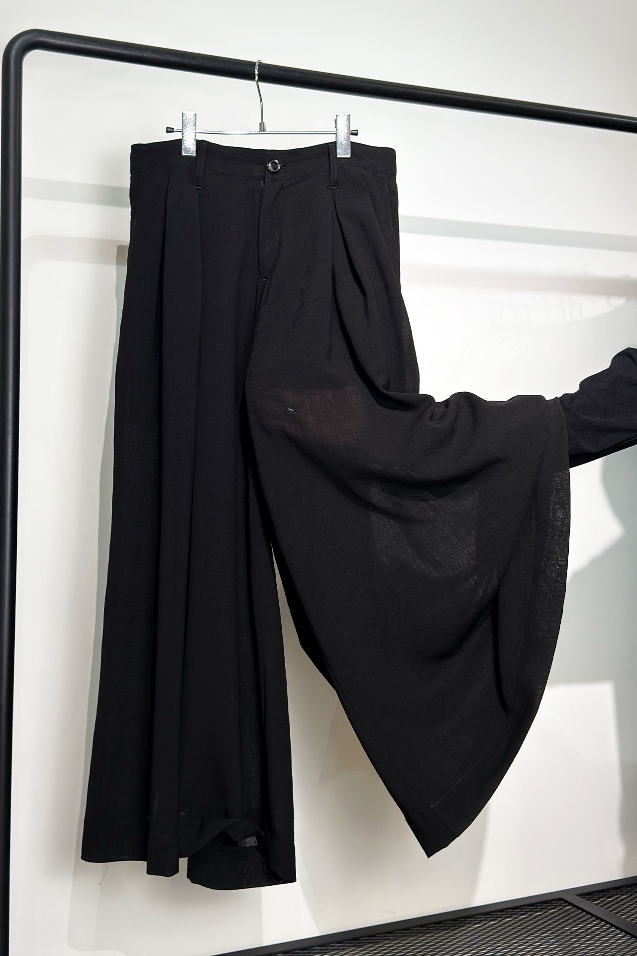 Drape Slacks / ドレープ スラックス