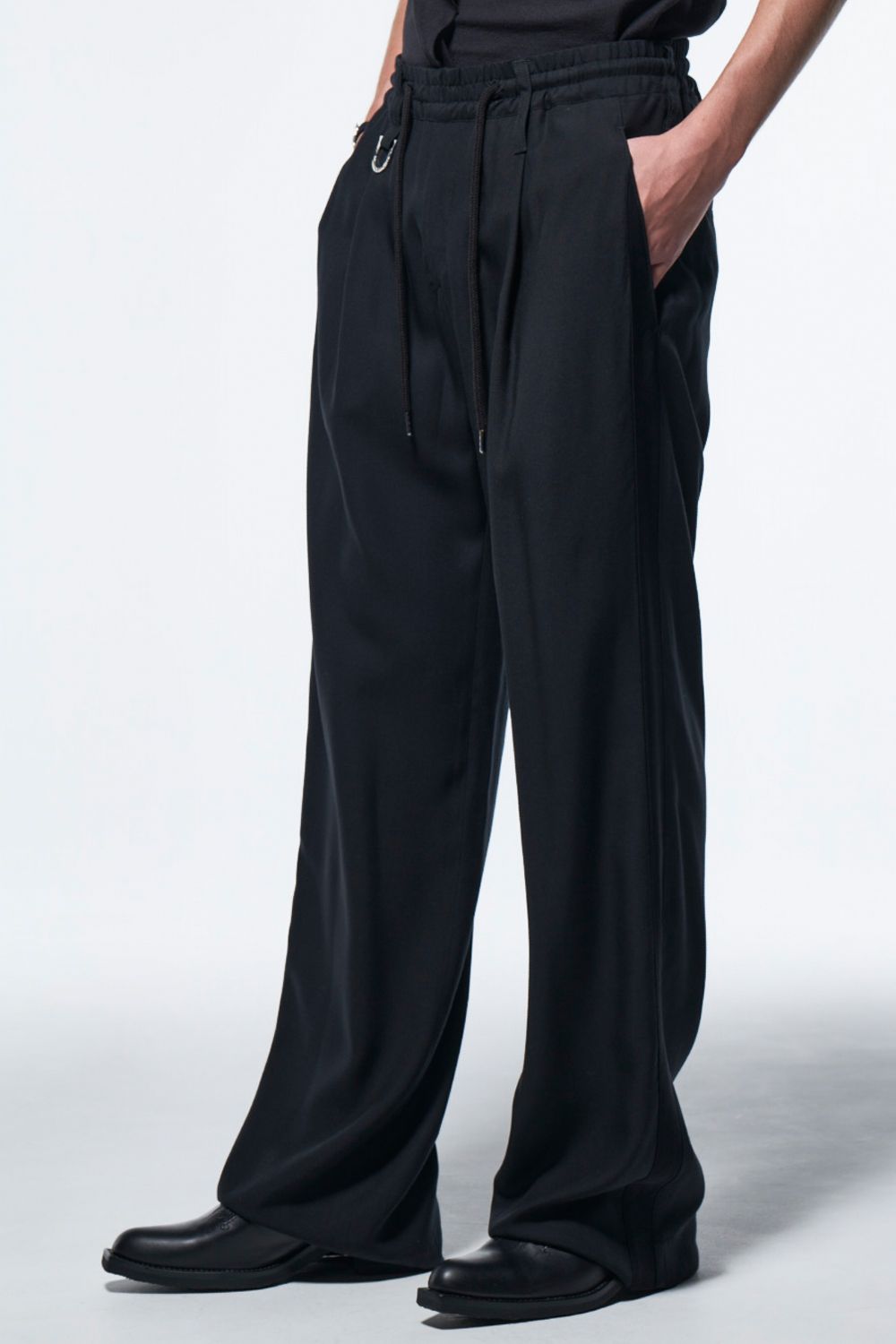 kiryuyrik - Tencel Gabadine Side TP Easy Wide Slacks | laid-back