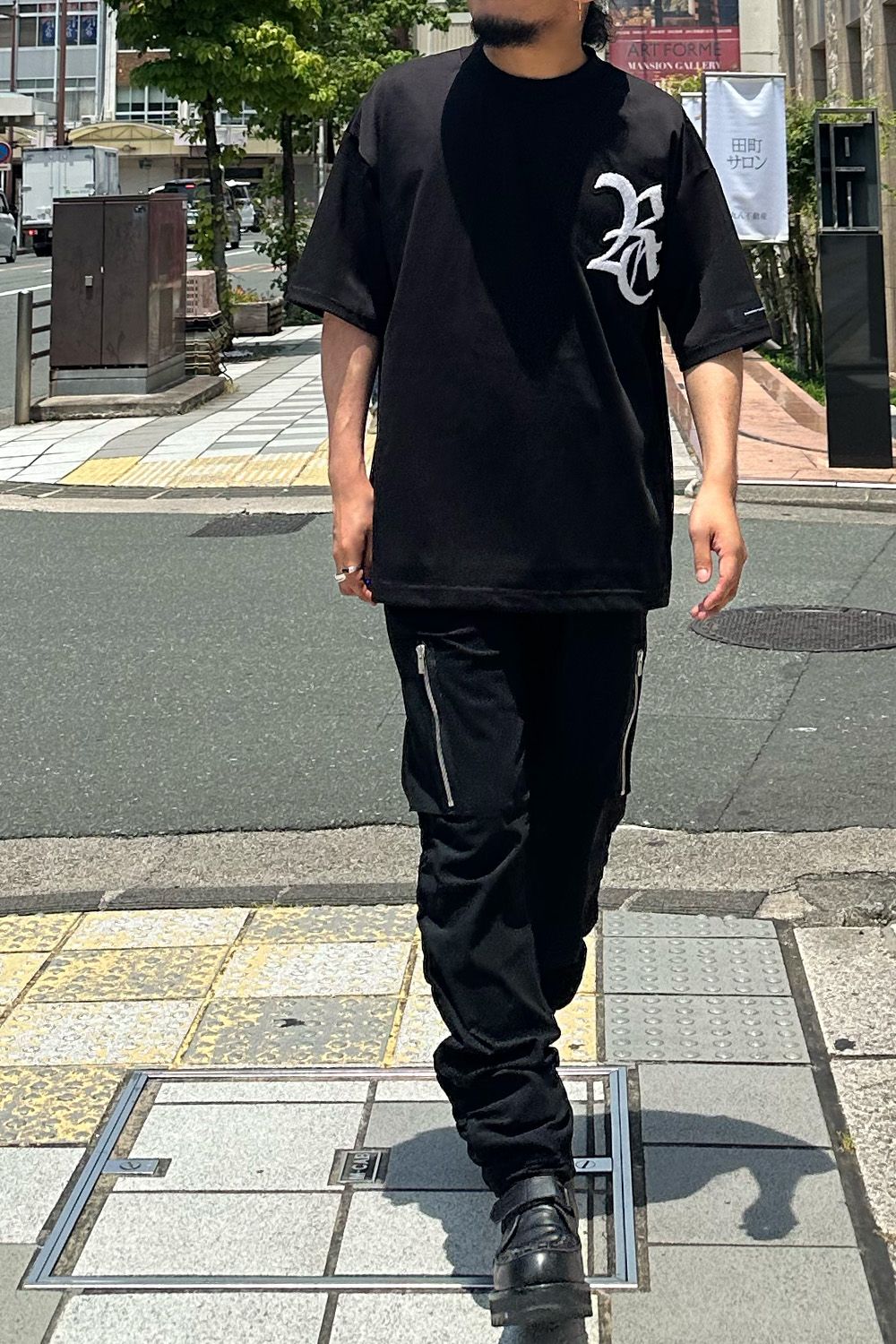 RESOUND CLOTHING、刺繍のRCロゴがワンポイントのTシャツスタイル
