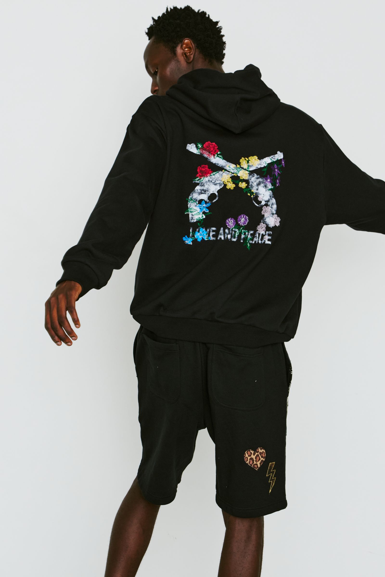 FLOWER GUN HOODIE / フラワー ガン フーディー