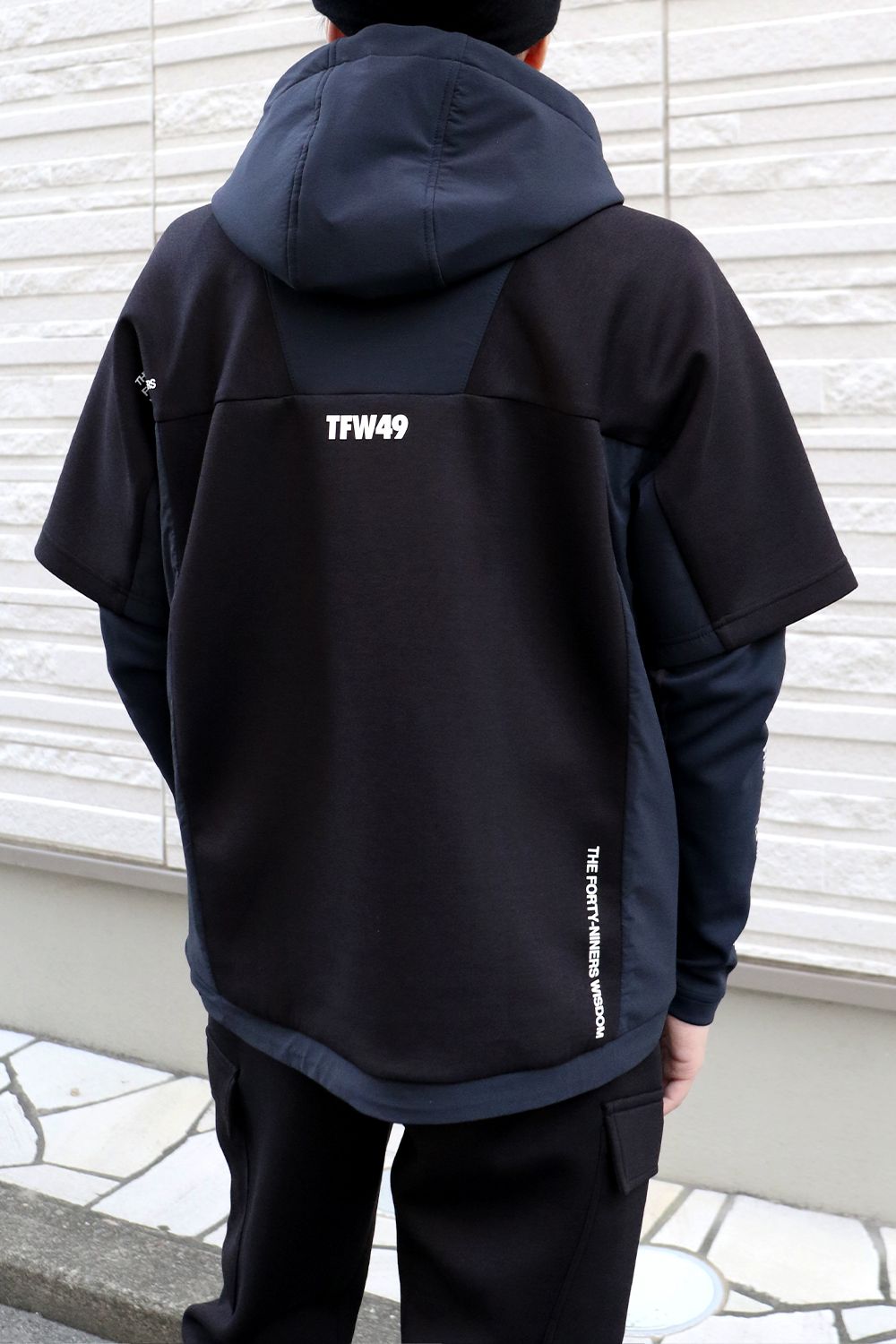 CARDBOARD MATERIAL SHORT SLEEVE HOODIE / カードボード マテリアル ショートスリーブ フーディー