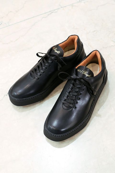 Hole cut sneakers / ホールカットスニーカー