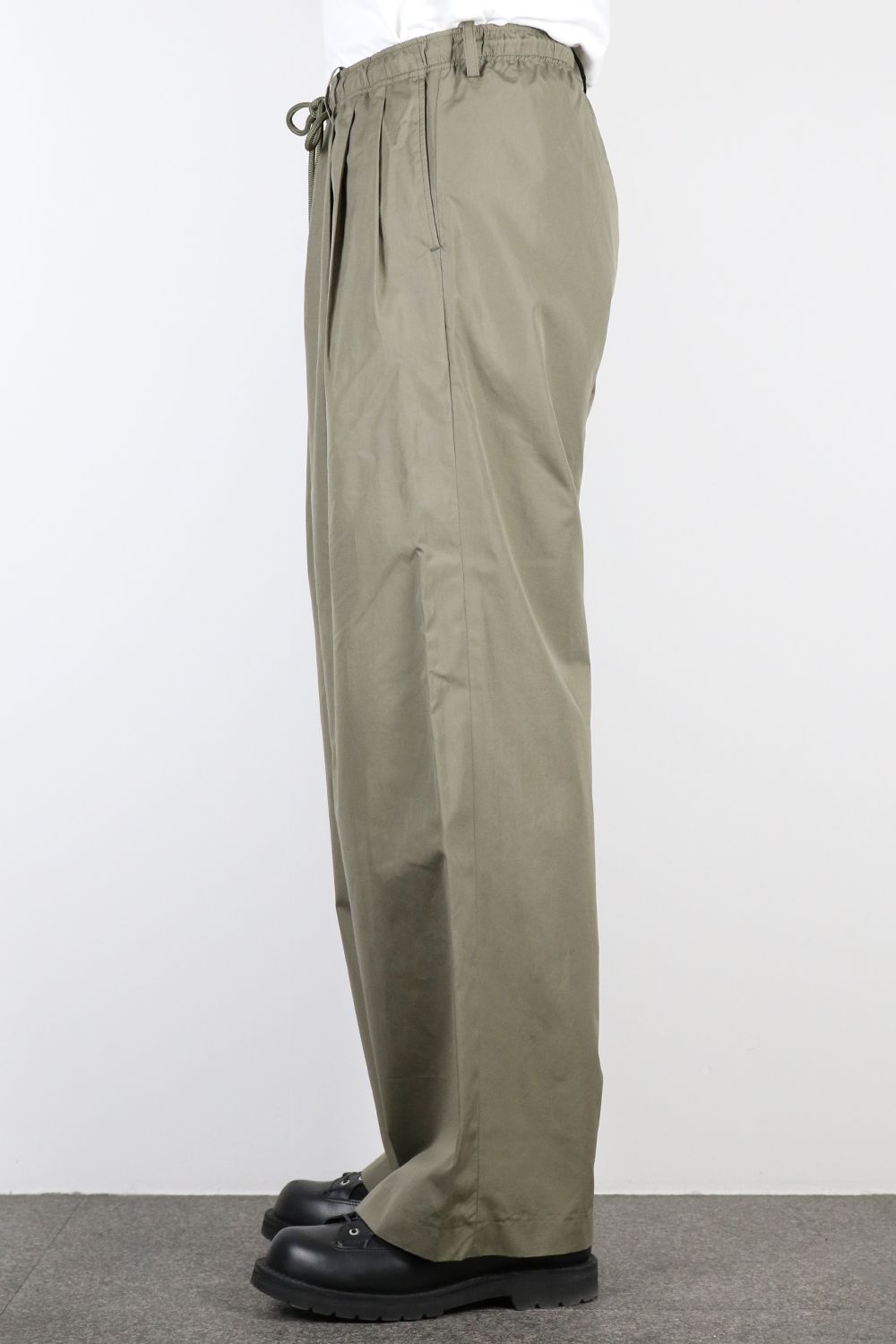 MARKAWARE - ULTRA LIGHT ALL WEATHER CLOTH TRIPLE PLEATED EASY TROUSERS /  ウルトラライト オールウェザークロス トリプルプリーテッド イージートラウザーズ | laid-back