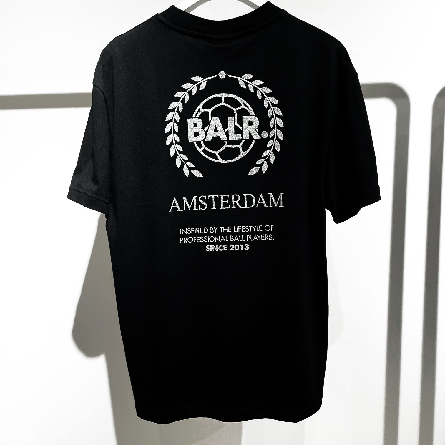 夏におすすめのTシャツ、BALR.のシンプルに素材感、着心地に拘った